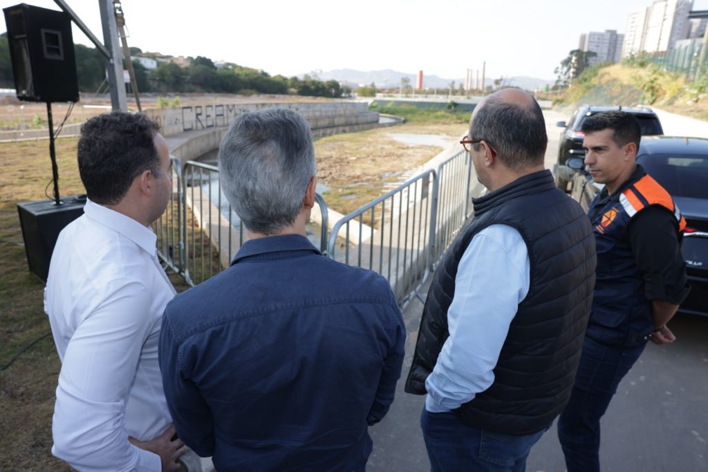 Governo de Minas entrega bacia de contenção para reforçar combate a enchentes em Belo Horizonte e Contagem