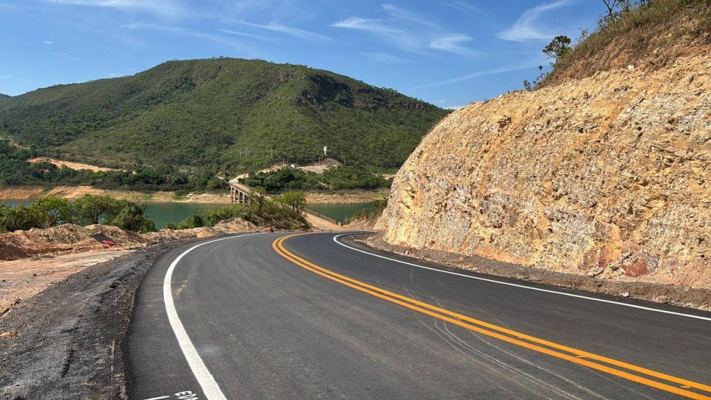 Governo de Minas, por meio do DER-MG, encerra ano com recorde de investimentos, retomadas de obras e avanços tecnológicos